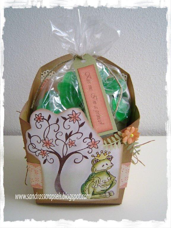 » Frog candy box